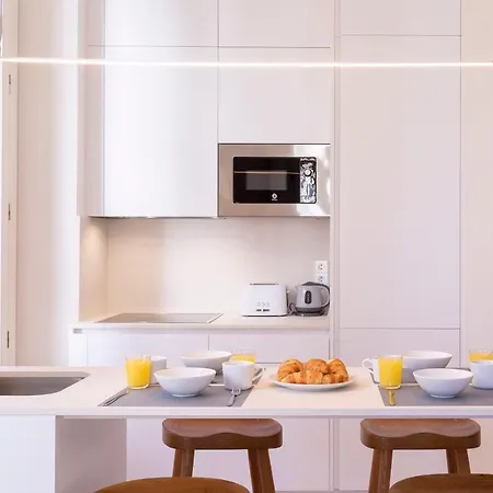 Apartamentos Thyssen Cisneros By Rent Me Malaga Exterior photo