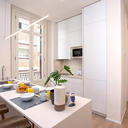 Apartamentos Thyssen Cisneros By Rent Me Malaga Exterior photo